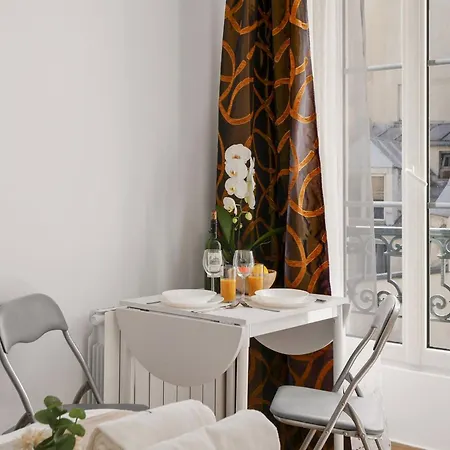 Meslay - Beautiful Parisian Parigi